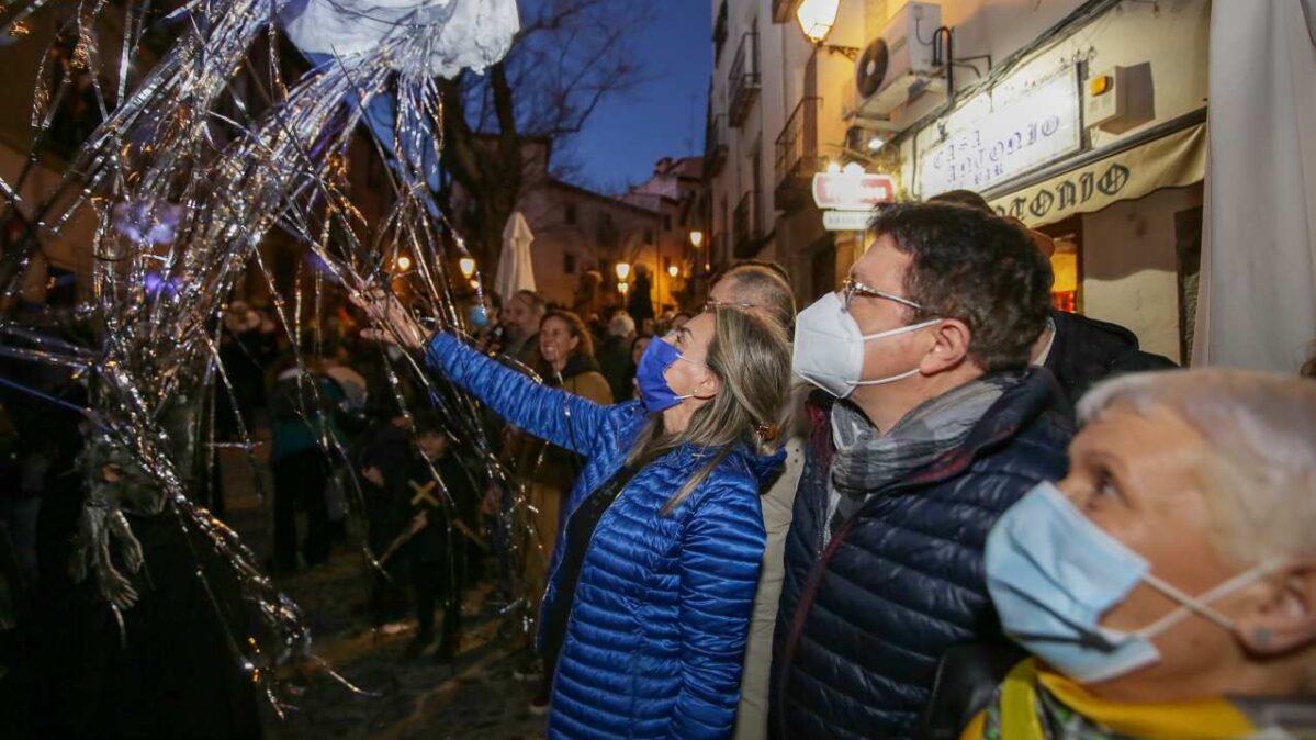 La alcaldesa de Toledo, Milagros Tolón, en el Encierro de la Sardina.