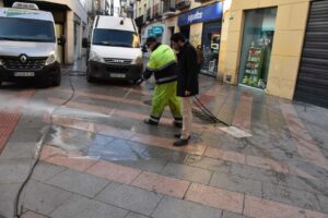 El edil, Sergio de la Llave. ha asegurado que "parece ser que hay un menor índice de chicles en el pavimento",