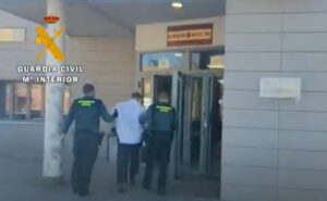 Han sido detenidos a la altura de la salida 35 de la Autovía del Nordeste.