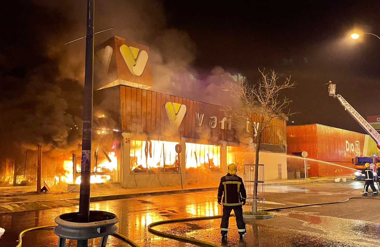 El fuego ha arrasado con todo el establecimiento. Foto: Policía de Puertollano.