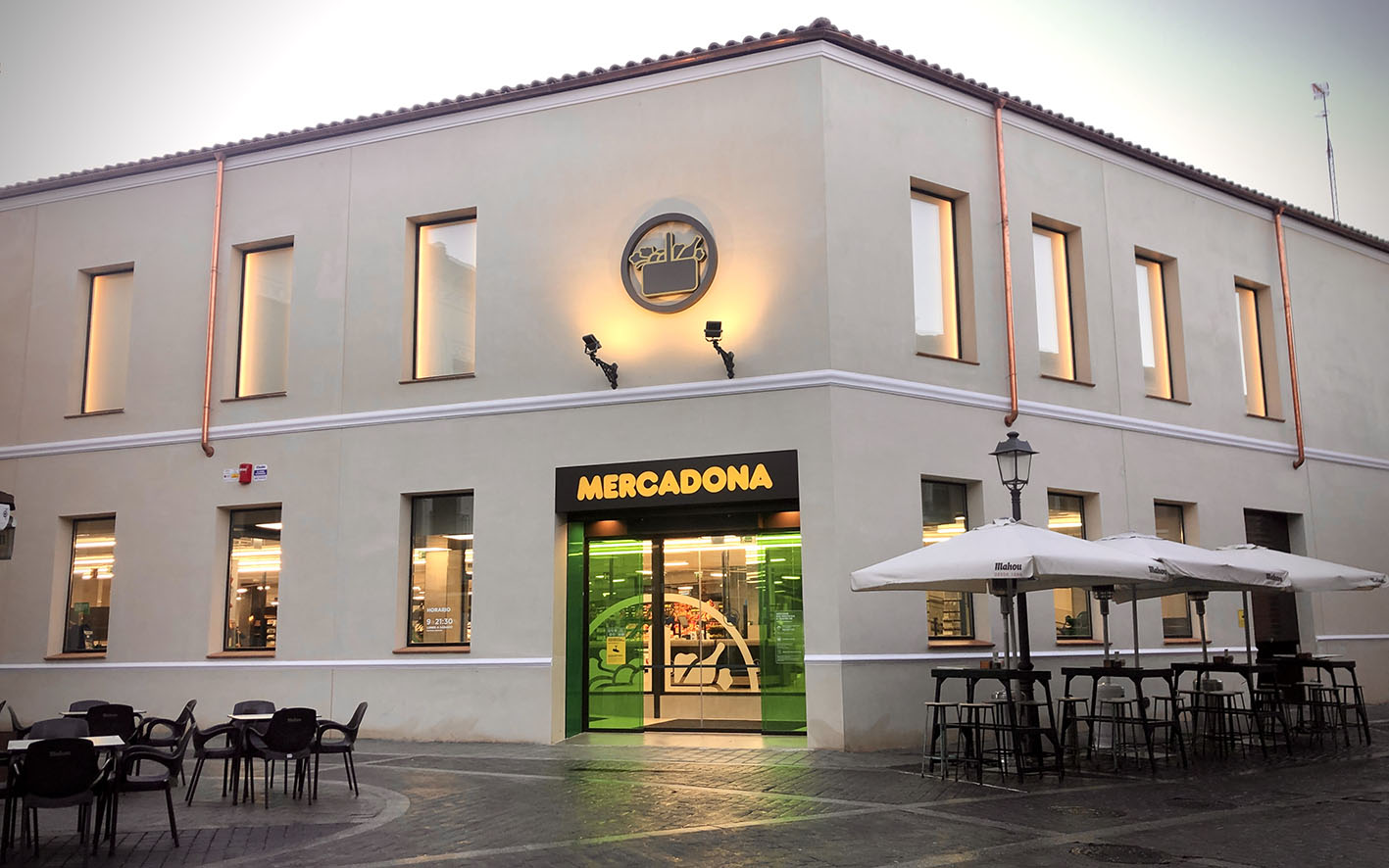 El nuevo Mercadona ya ha abierto su nuevo local en el casco histórico de Talavera.