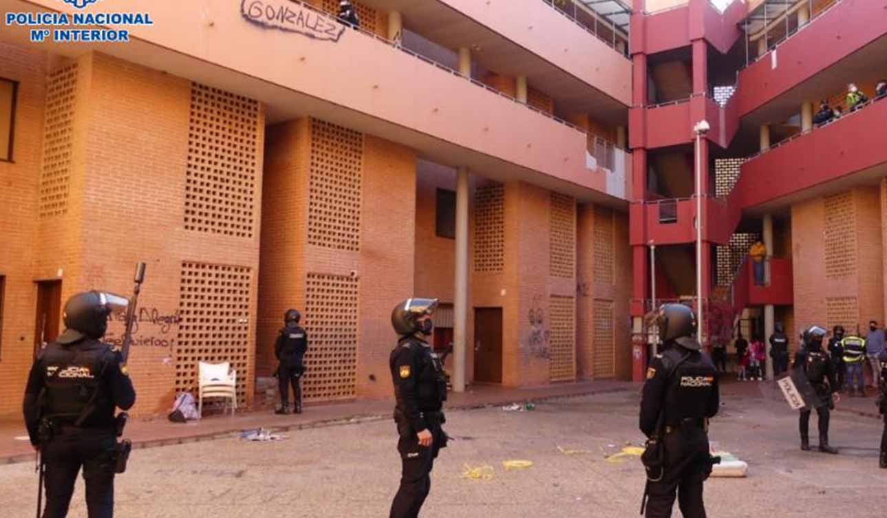 Hubo varios requerimientos por enfrentamientos entre clanes en la calle Joan Miró.