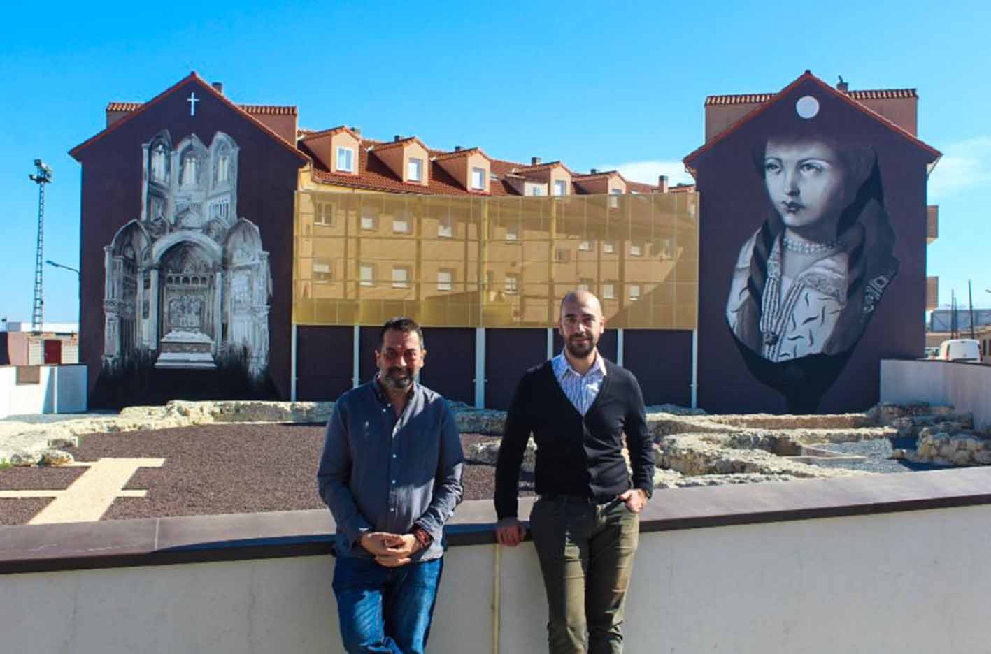 El artista Luis Gómez junto al alcalde, Anastasio Arevalillo.