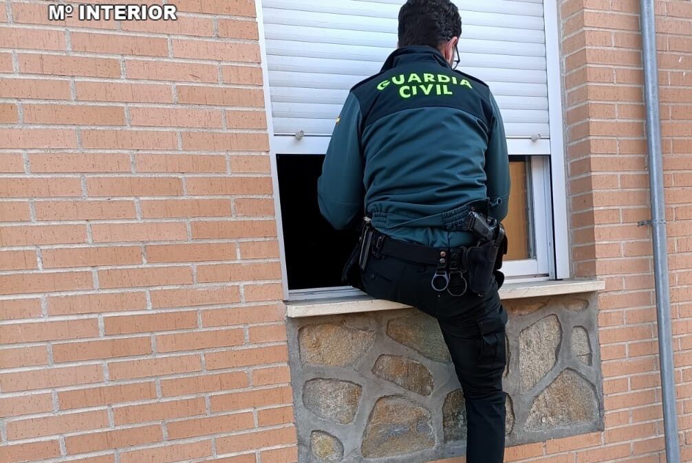 agente-guardia-civil-yunclillos