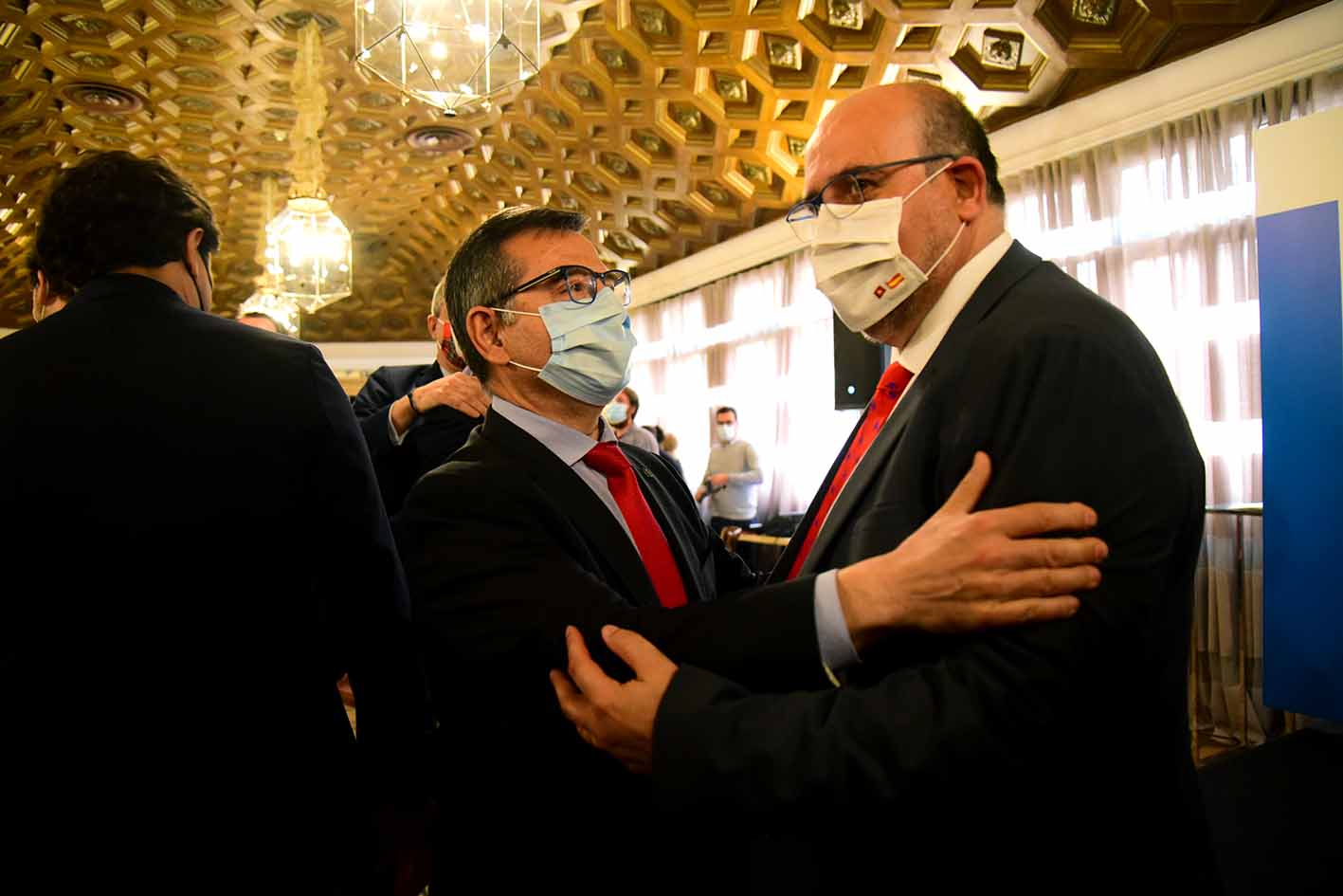 José Luis Martínez Guijarro, vicepresidente de CLM, junto a Carlos Ángel Devia, subdelegado del Gobierno en Toledo. Foto: Rebeca Arango.