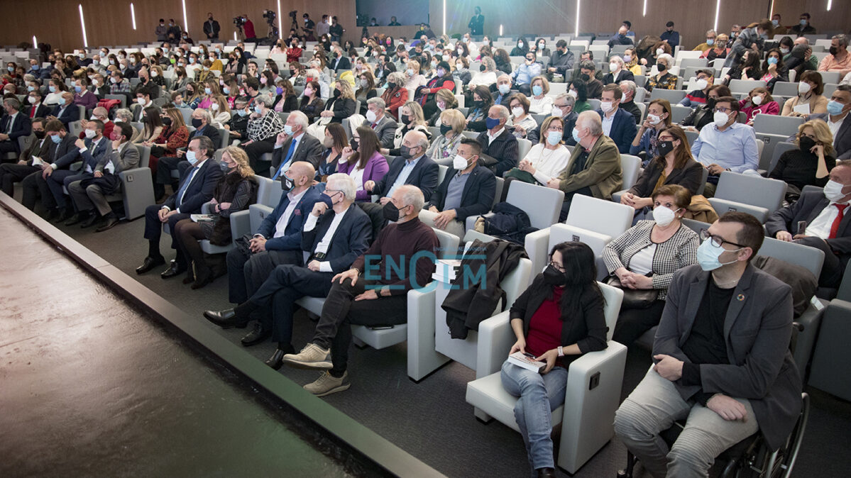 Los asistentes a la presentación del libro de Juan Ramón Amores.