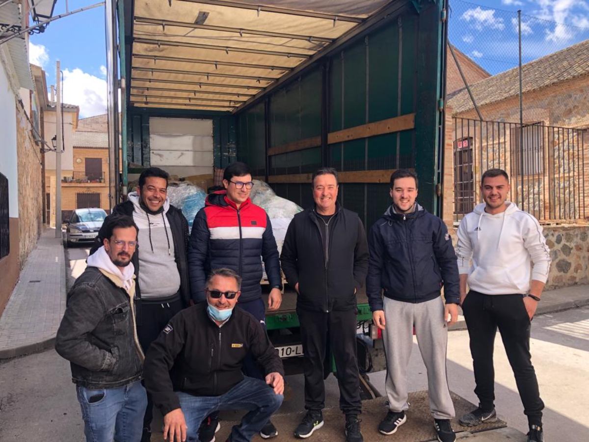 Algunos de los voluntarios que ya están en camino a la frontera con Ucrania.