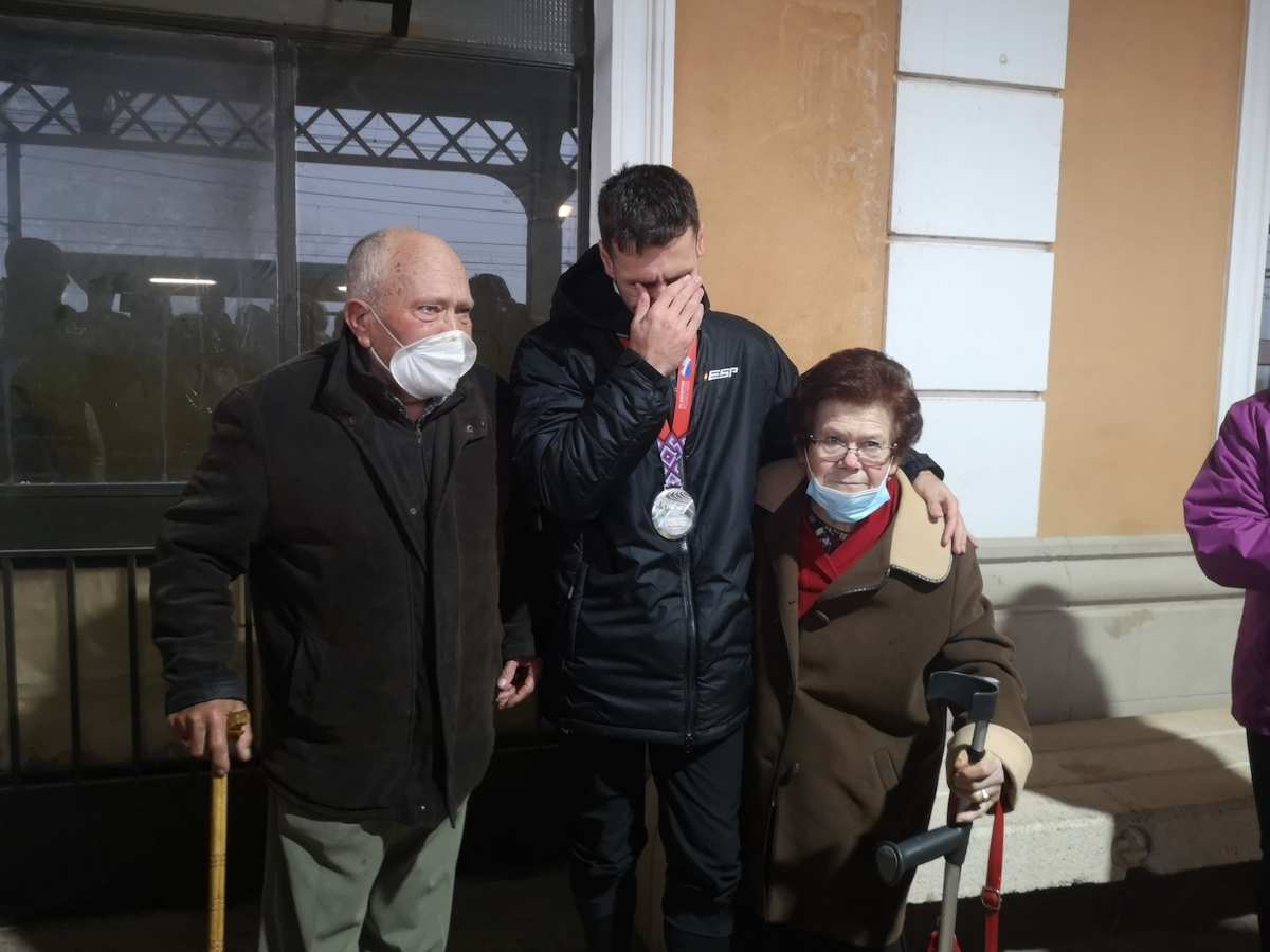 Manuel Guijarro, familiares y la emoción. Foto: Pedro Miguel Plaza.