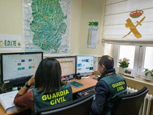 La Guardia Civil (foto de archivo) descabezó a un grupo que hacía ciberestafas.