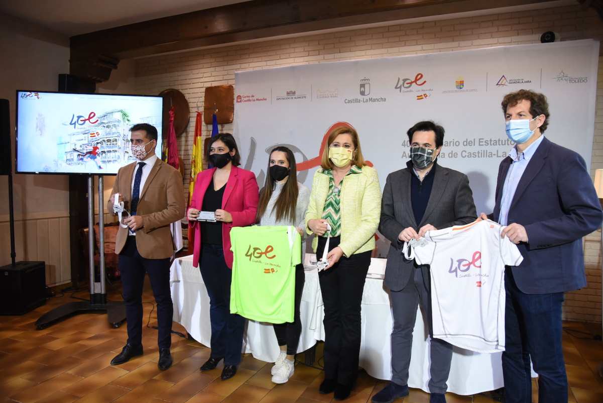 Foto de grupo de la presentación del Circuito de Carreras Populares, a la que asistió Paula Sevilla.