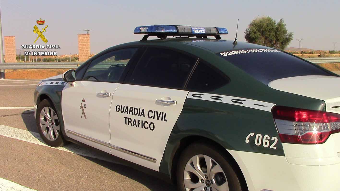 La Guardia Civil investiga a un posible infractor de la velocidad en el tráfico en Ontígola (Toledo).