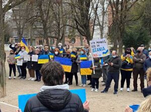 Más consecuencia de la guerra: una familia que vive en Ciudad Real las pasa canutas para volver.