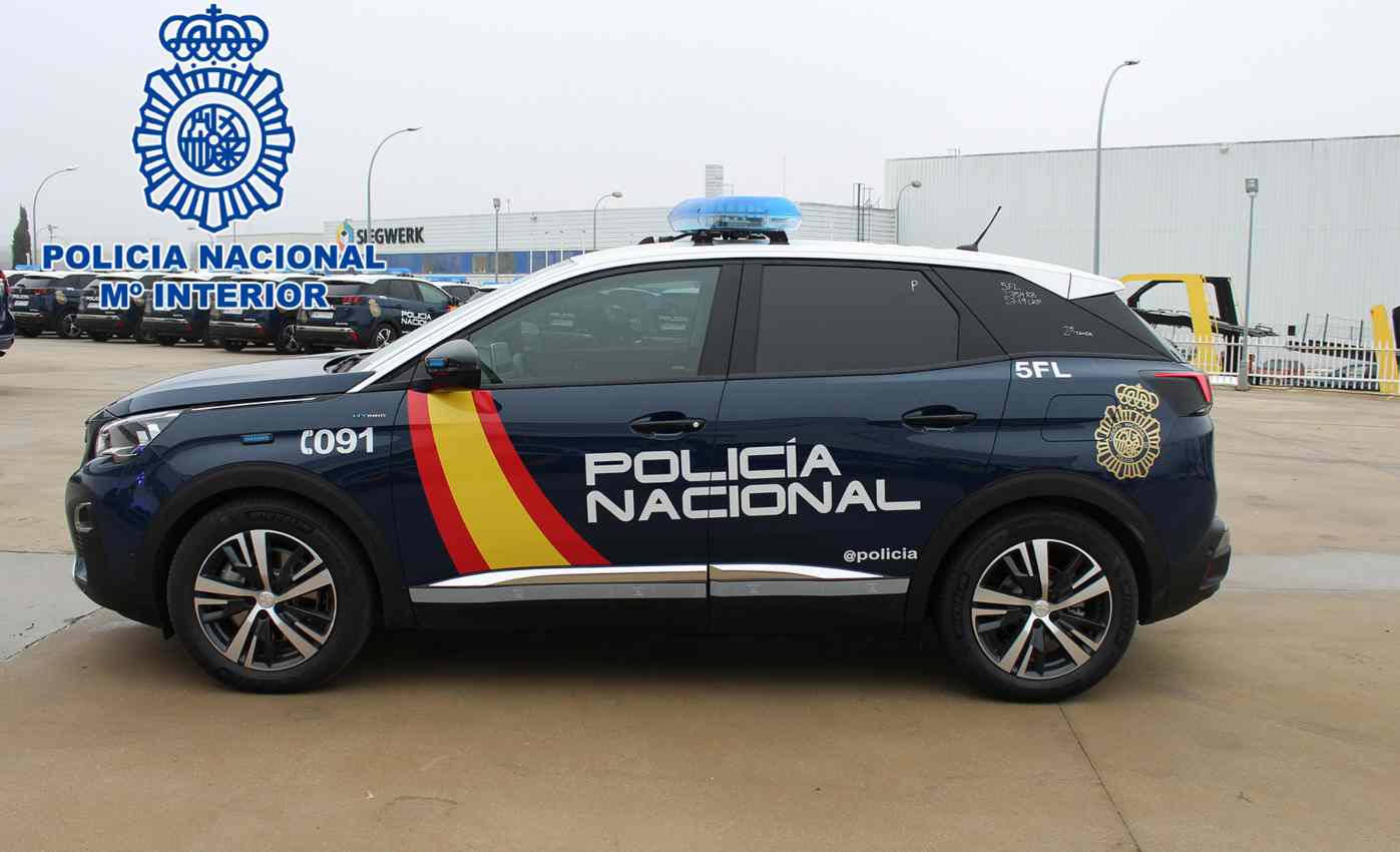 Vehículo de la Policía Nacional, coche policia,