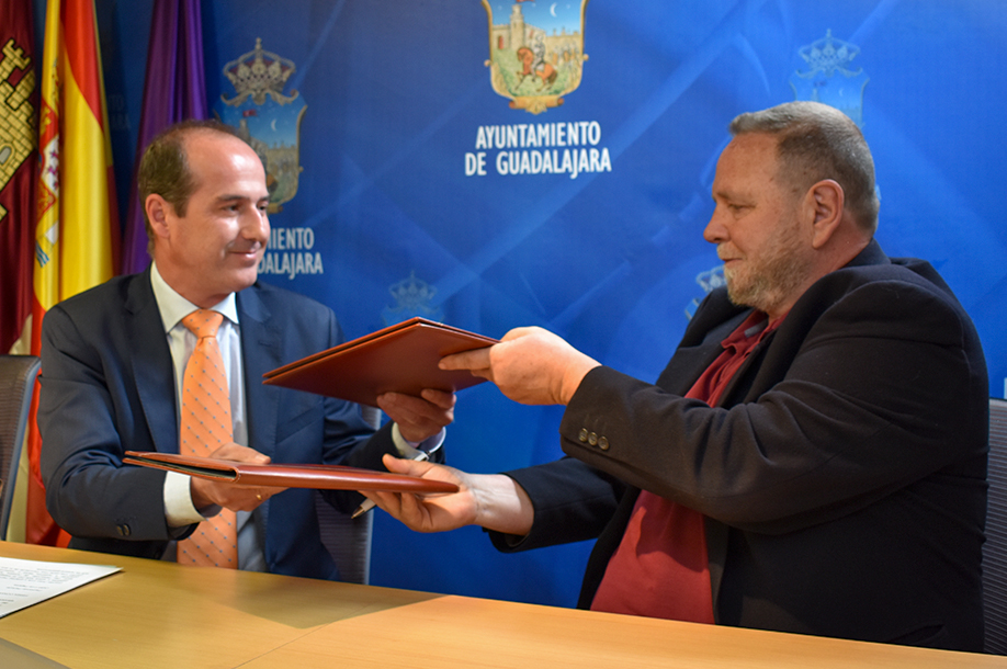 Firma convenio Hostelería de Guadalajara