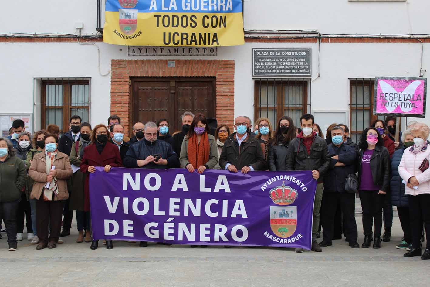 Concentración Mascaraque por crimen machista Almonacid