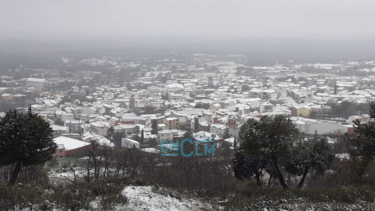 Imagen de una nevada en San Pablo de los Montes.