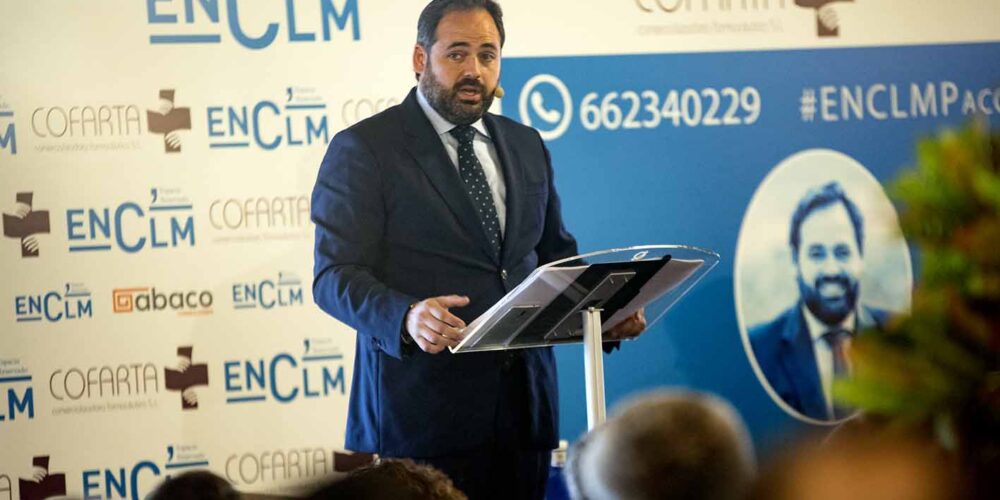 El presidente del PP de Castilla-La Mancha, Paco Núñez, en el Espacio Reservado que organizada encastillalamancha.es. Foto: Rebeca Arango.