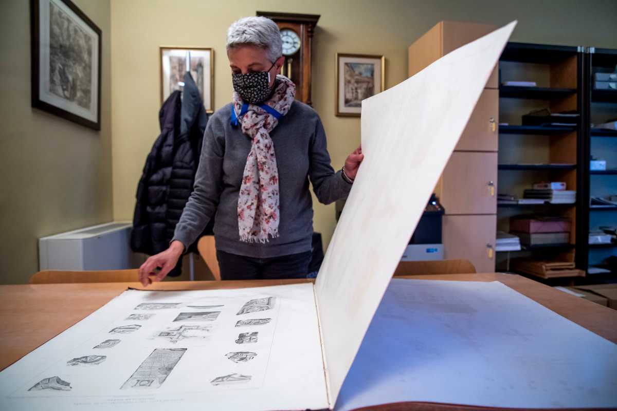 "Orfebrería de la época visigoda: coronas y cruces del tesoro de Guarrazar", que se expondrá en el Archivo Histórico de Toledo. Foto: EFE/Ismael Herrero.