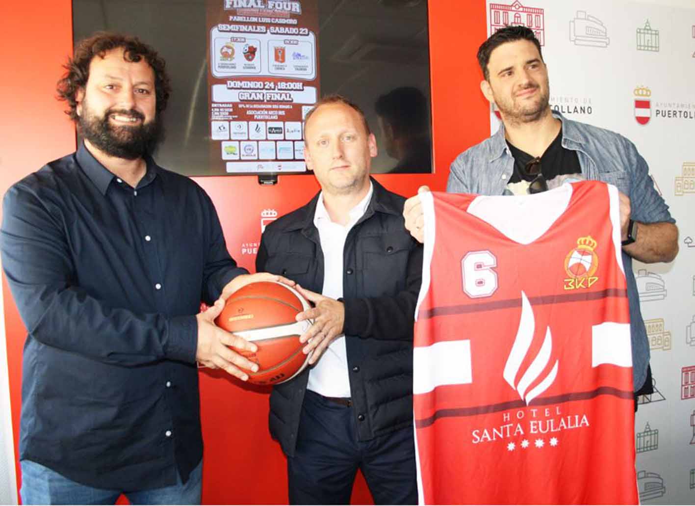 Acto de presentación de la "Final a Cuatro" de la Segunda División de baloncesto femenino en Puertollano.