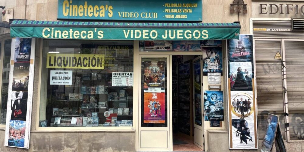 Cierra Cineteca's, el último videoclub de Albacete.