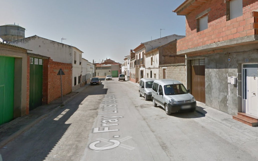 Calle Fray Luis de León, en Las Pedroñeras, donde ha ocurrido el accidente fortuito.