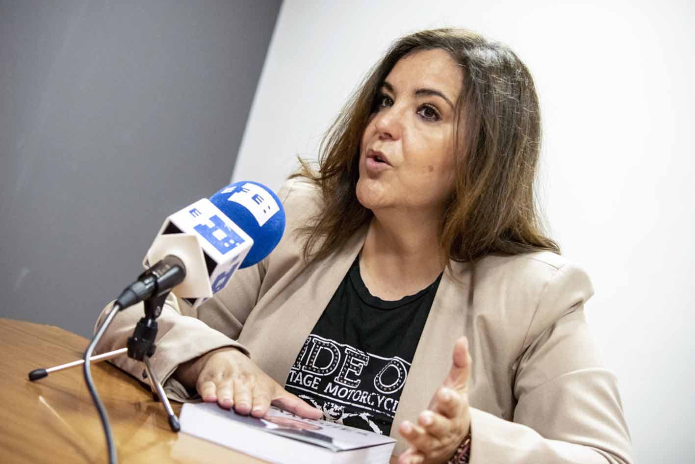 La periodista confiesa que para Amores, fue una "liberación" contar algunos momentos de su vida en el libro. Foto: EFE (Ismael Herrero).