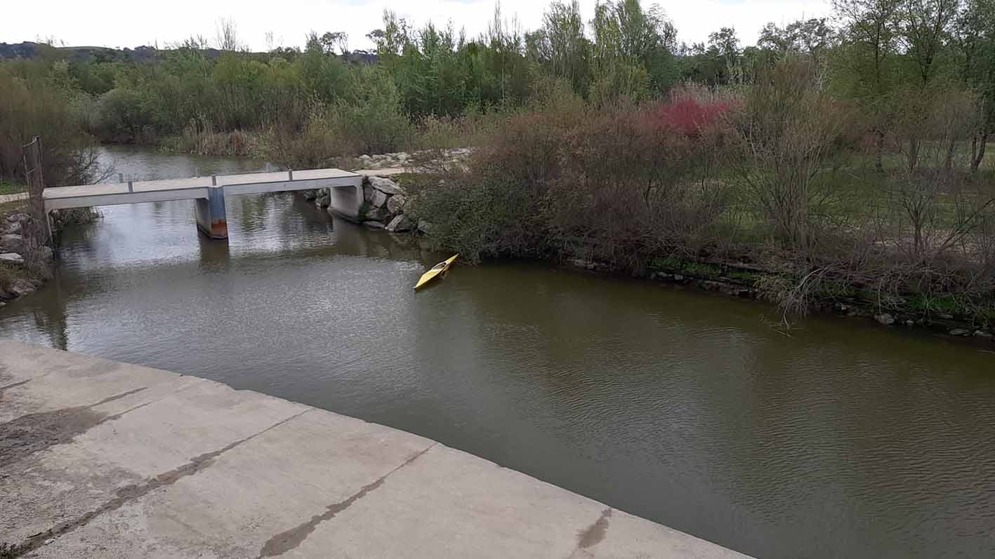 Arrojan una piragua del club Talavera Talak al río, entre otros actos vandálicos.
