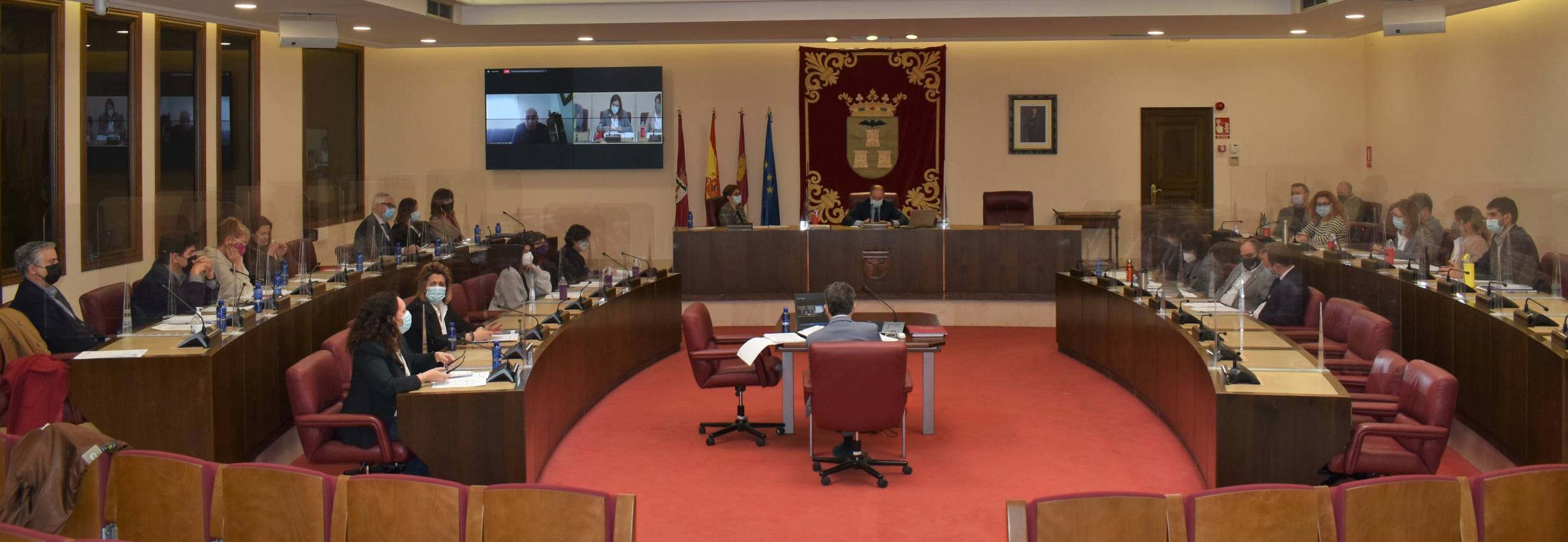 El Ayuntamiento de Albacete aprueba por unanimidad iniciar una campaña para que el AVE Alicante-Madrid pare en Atocha.
