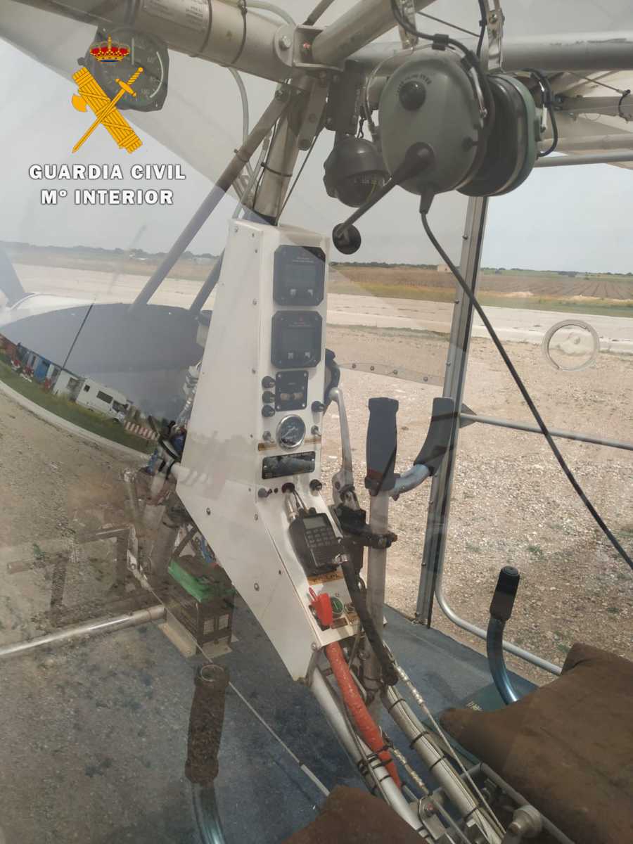 La aeronave volaba muy bajo y en espacio restringido.