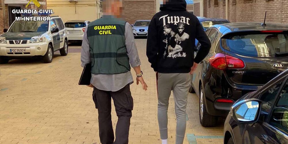 Menor detenido banda violenta Blood en Toledo