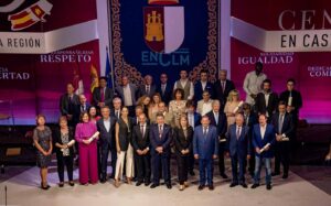 Page, junto a todos los premiados durante el Día de Castilla-La Mancha. Foto: Rebeca Arango.