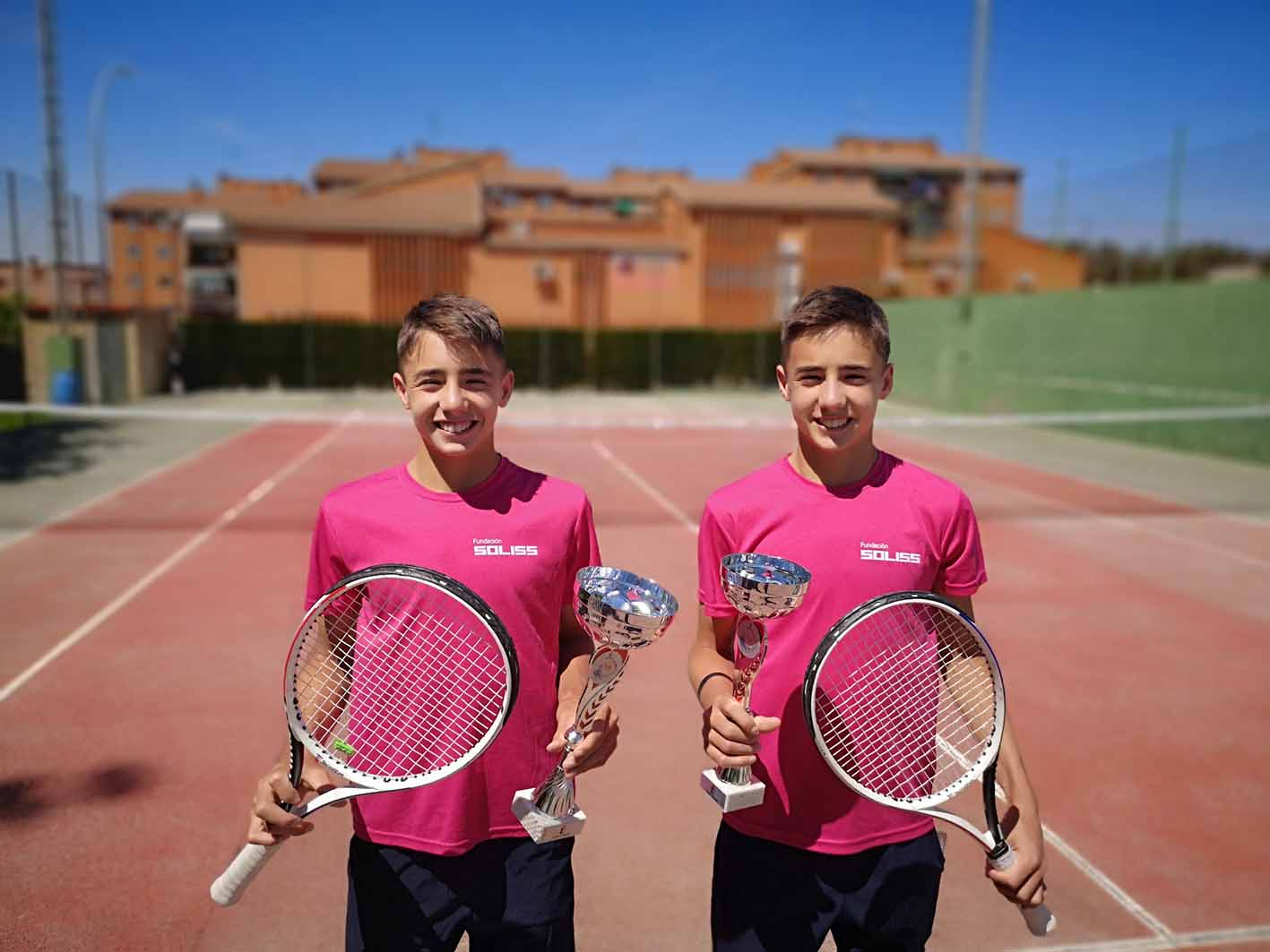 Maxi (izquierda) y Quique Carrascosa, ganadores del Regional en dos categorías.