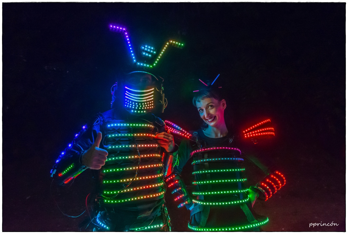 Traje Samurai y Menina de luces LED