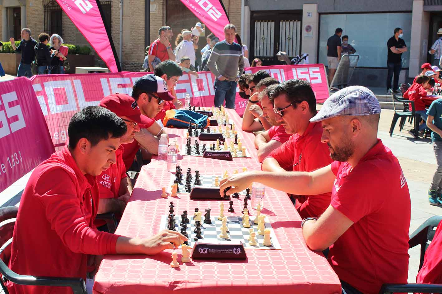 Uno de los actos de la presentación fue unas partidas rápidas.