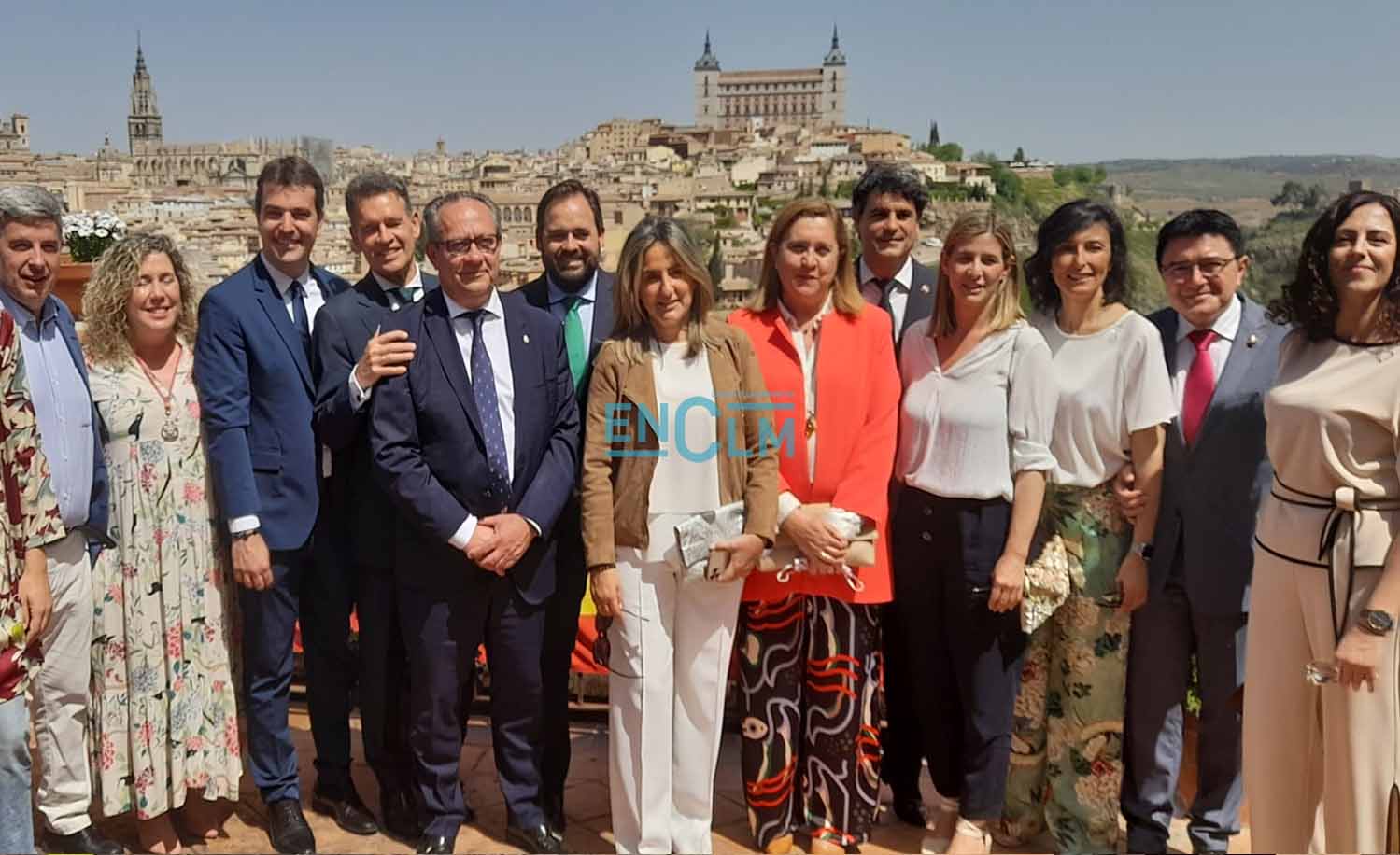 Los políticos de Toledo en el Valle, celebrando la romería. Foto: Rebeca Arango.