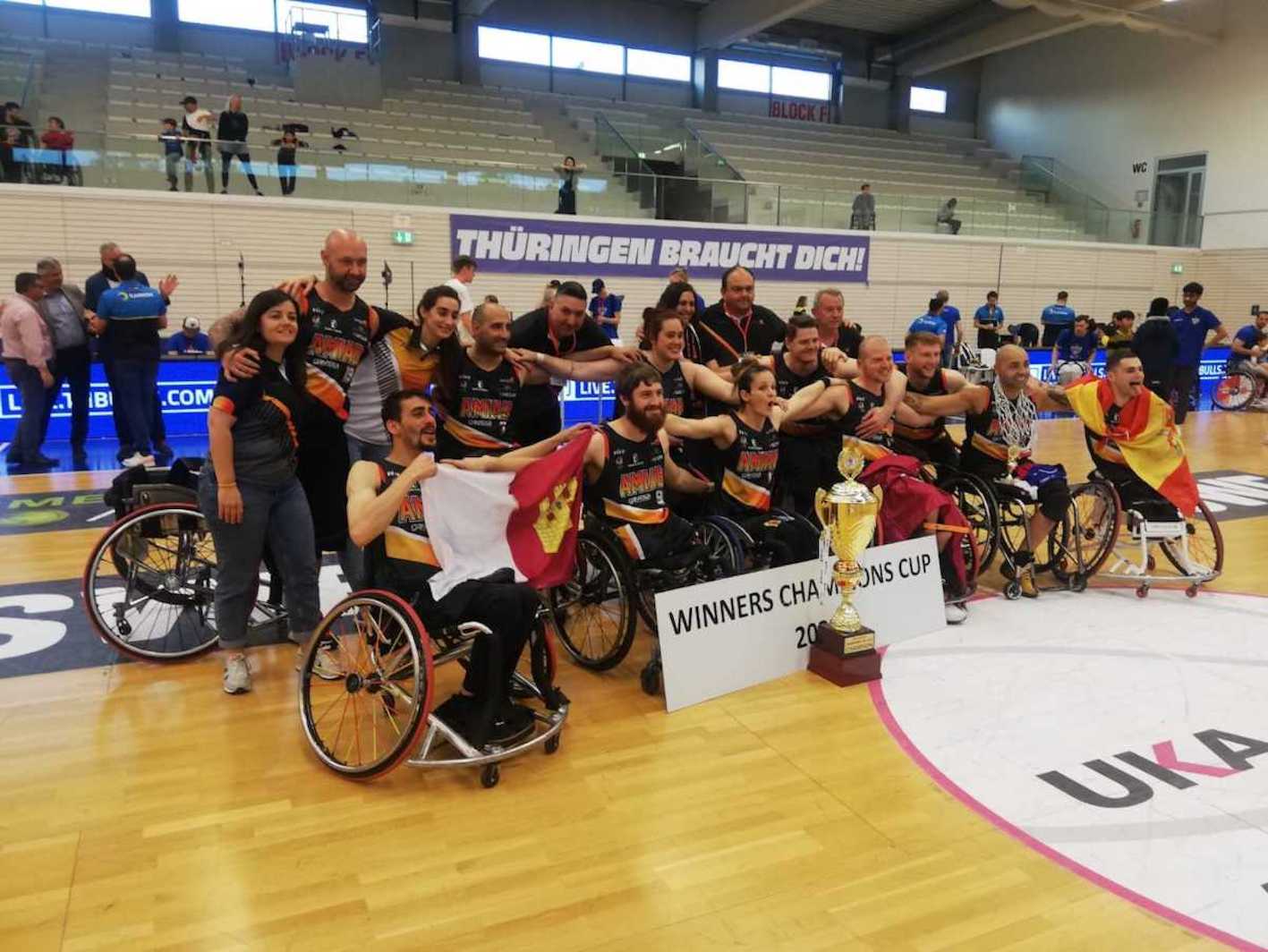 El BSR Amiab Albacete, tras proclamarse campeón de Europa.