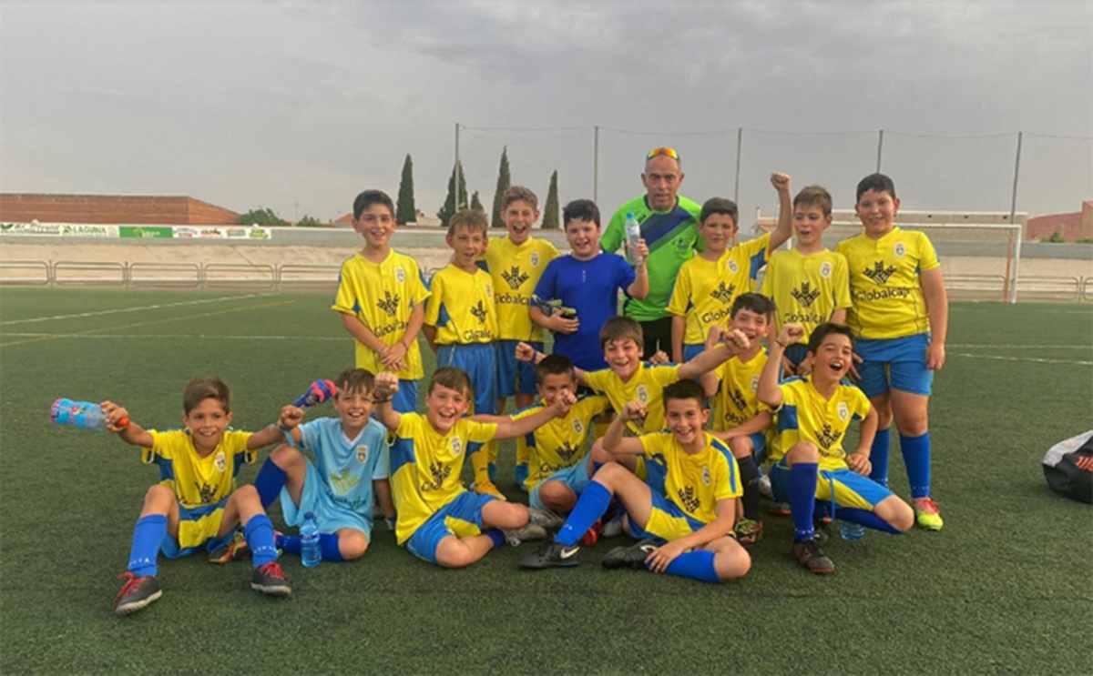 Los benjamines del Menbrilla, que se quedaron sin fase final.