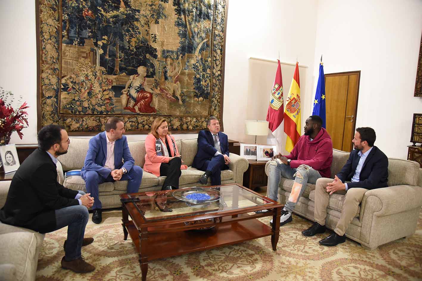 Usman Garuba, en plena recepción oficial en el Palacio de Fuensalida.