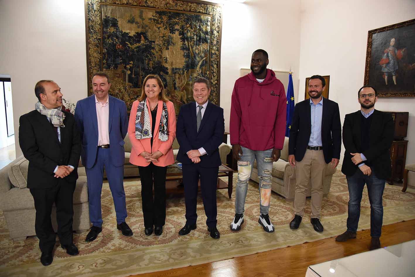 Usman Garuba fue recibido por el presidente de Castilla-La Mancha, Emiliano García-Page.