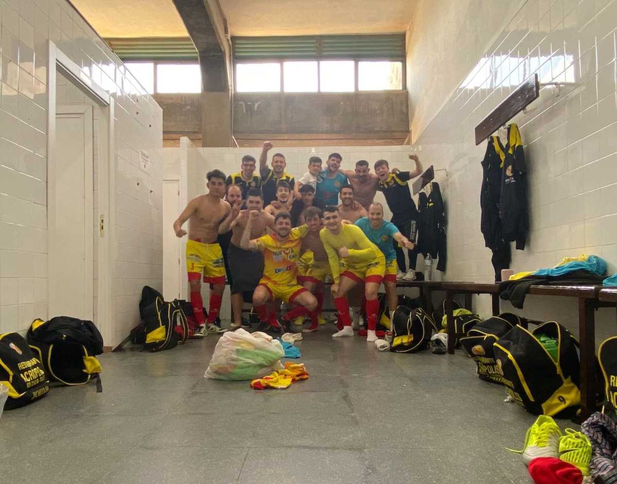 Los jugadores de La Nueva Calle Cobisa Futsal, celebrando la permanencia. Foto: Cobisa FS.