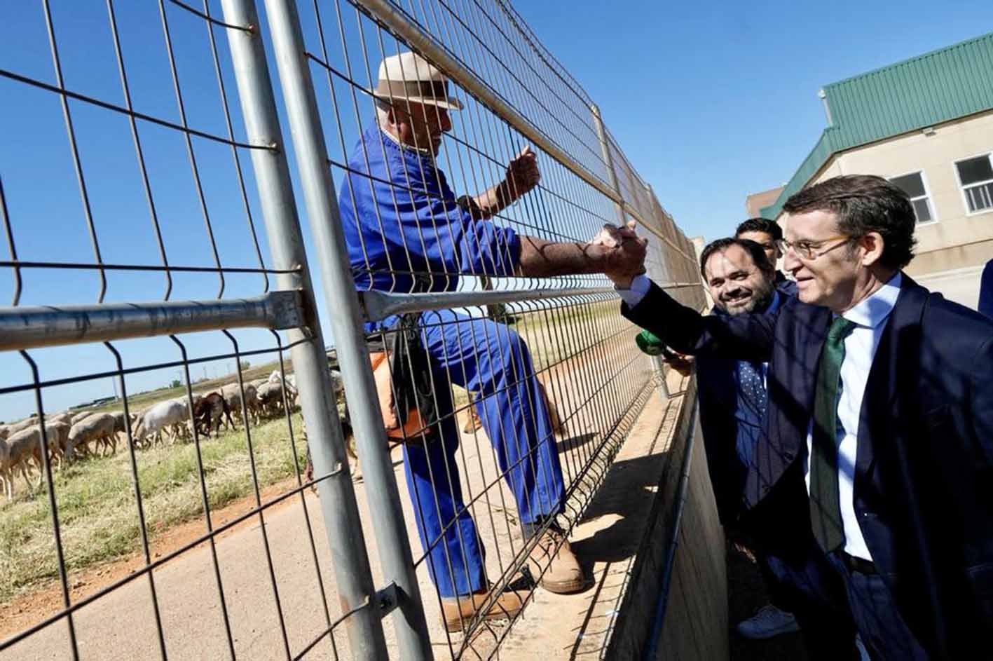 Alberto Núñez Feijóo, durante su visita a Villarrobledo.