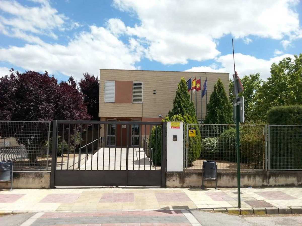 Fachada del IES Vicente Cano. Foto: IES Vicente Cano.