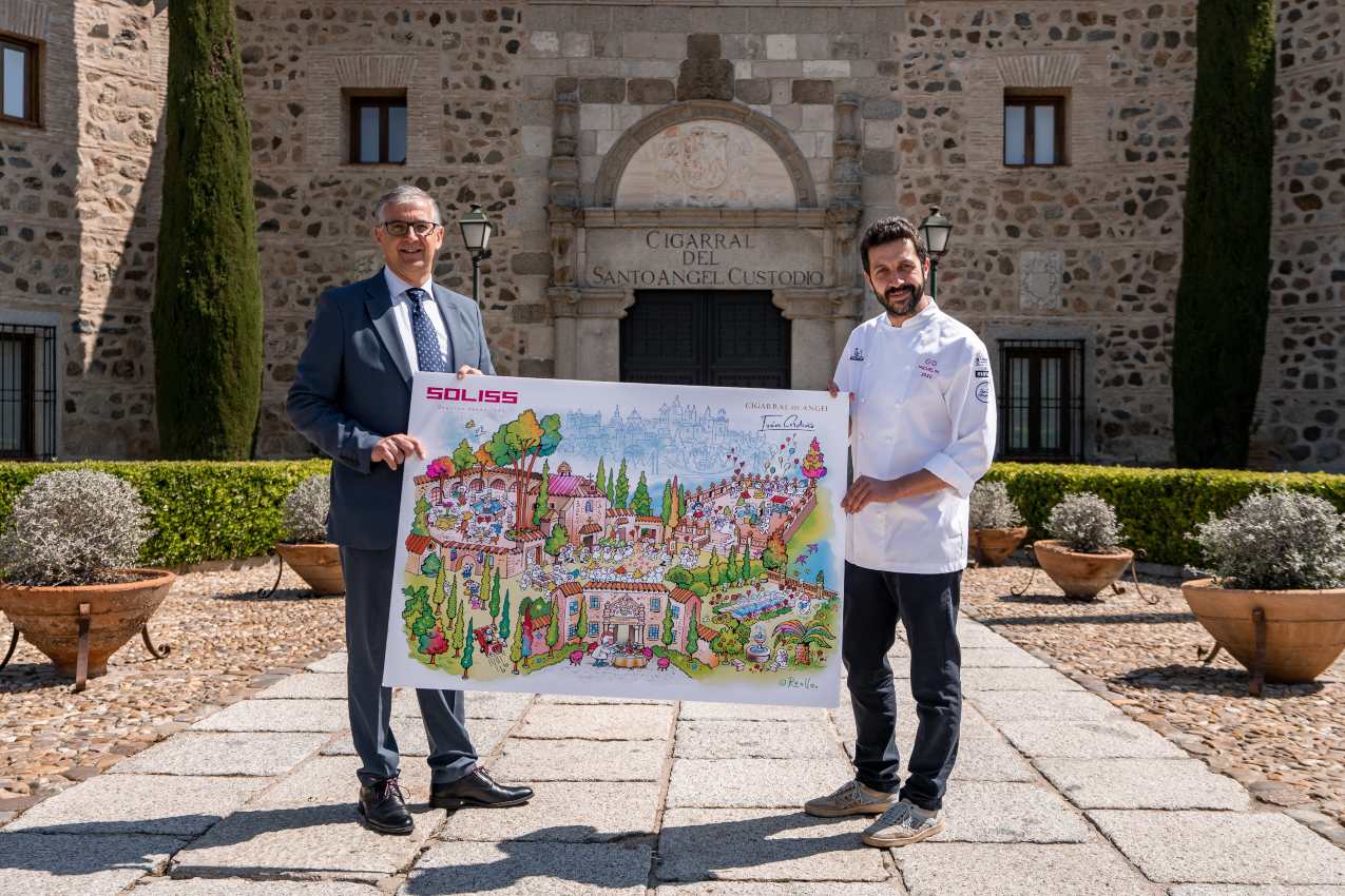 José Javier del Cerro hace entrega de la obra a Iván Cerdeño