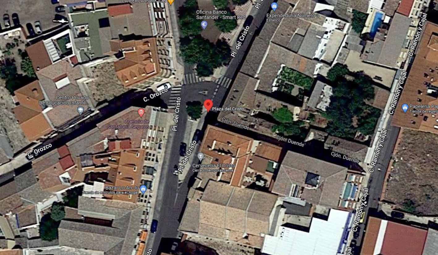 Un hombre se cae a un pozo en la Avenida del Cristo de Torrijos y muere. Imagen: Google Maps.