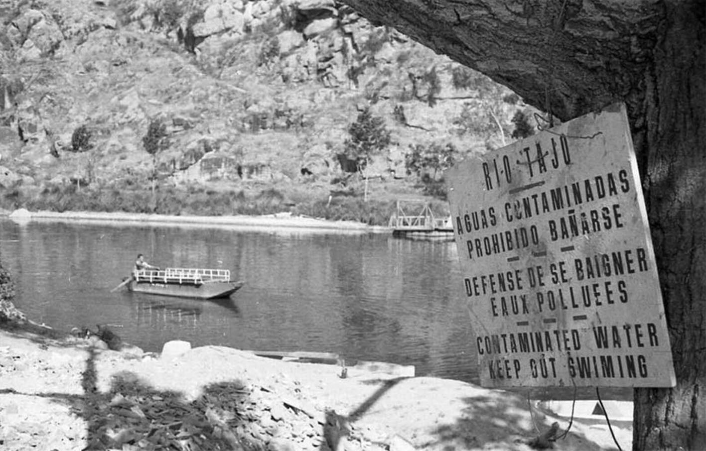 Prohibido bañarse en el río Tajo. Y así durante los últimos 50 años.