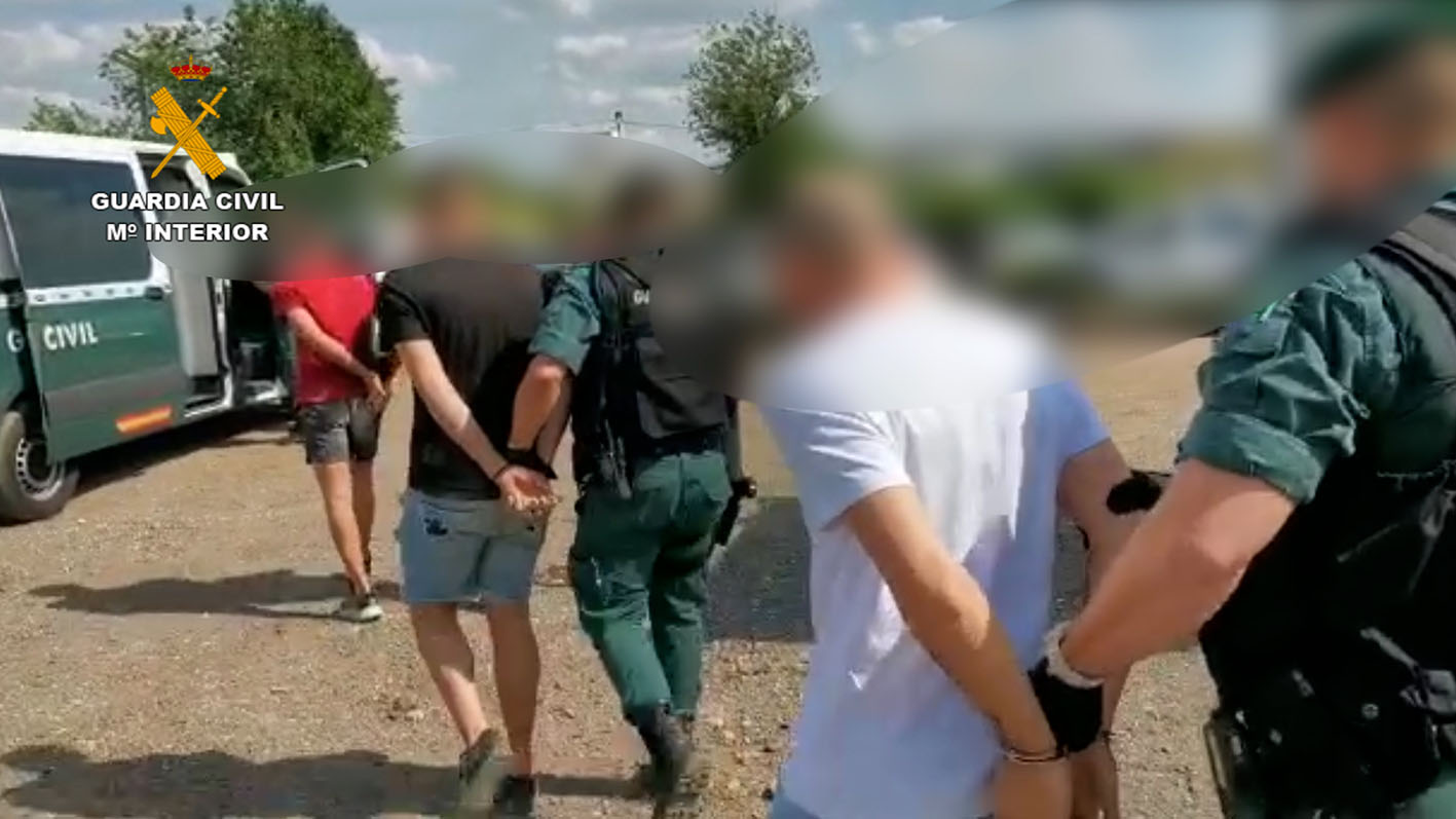 Algunos de los detenidos por la Guardia Civil.