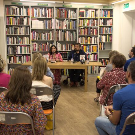 Juan Ramón Amores, librería Popular