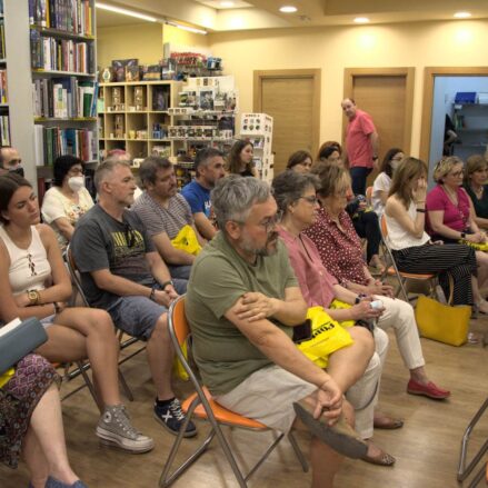 Juan Ramón Amores, librería Popular