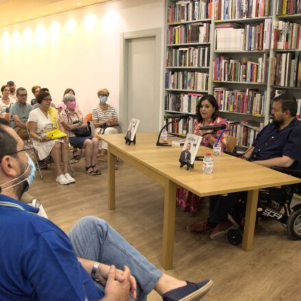 Juan Ramón Amores, librería Popular