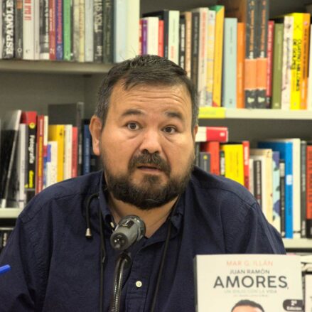 Juan Ramón Amores, librería Popular